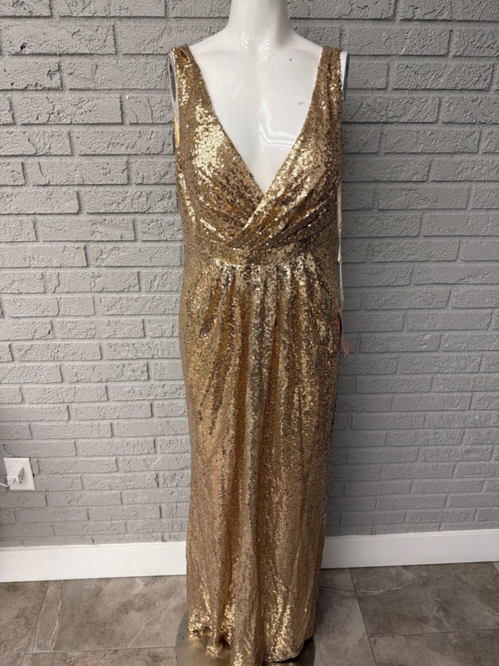 Miss Mint Women’s Sleeveless Deep V-Neck Sequined Evening Gown Dress Size 12